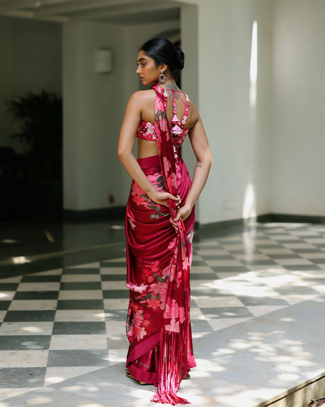 SCARLET FRINGE ORIENTAL BLOOM SARI SET